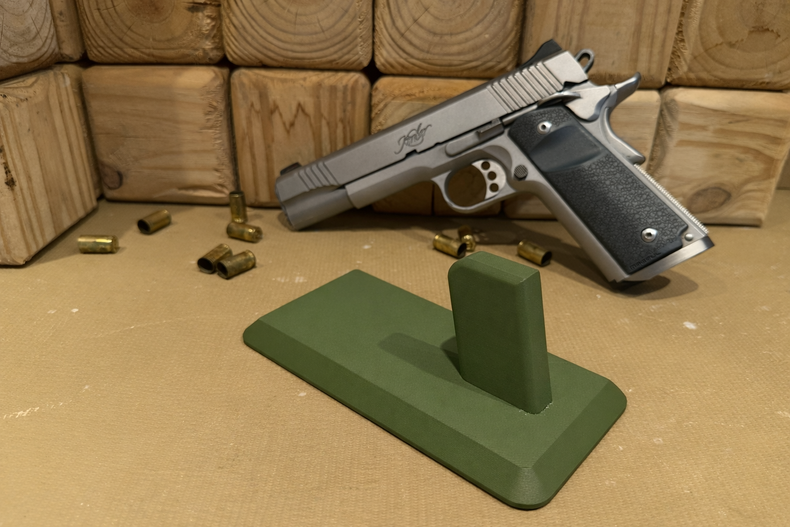 1911 Pistol Stand – Magnetic Base Display for Kimber, Colt, and other 1911‑Style Handguns