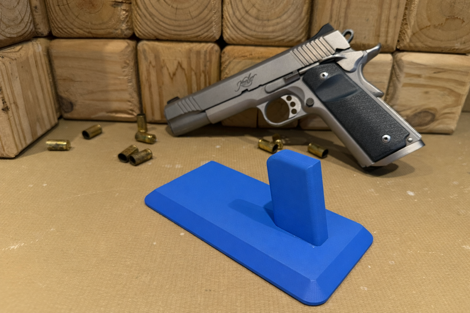 1911 Pistol Stand – Magnetic Base Display for Kimber, Colt, and other 1911‑Style Handguns